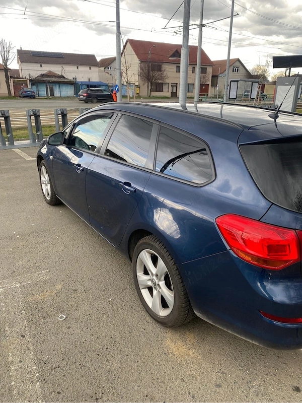 OPEL Astra 2011 — imagine 2