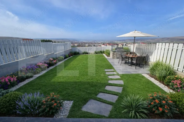 Apartament spatios 68mp, 3 camere, garaj si gradina mare 125mp — fotografia 1