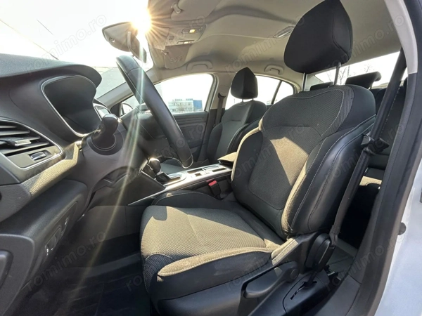 RENAULT Megane 2024 — imagine 12