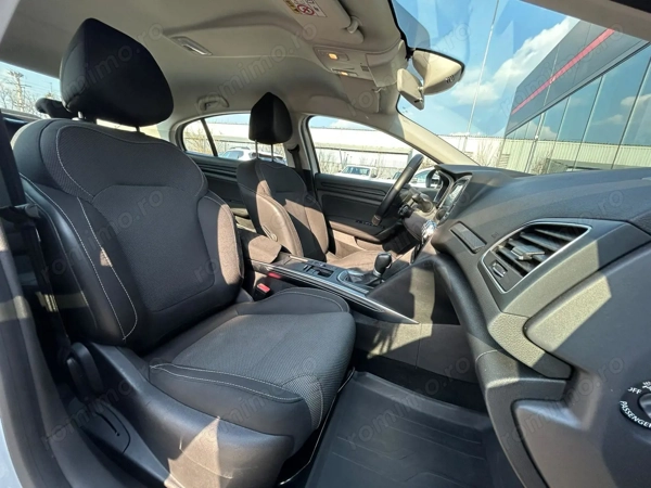 RENAULT Megane 2024 — imagine 13