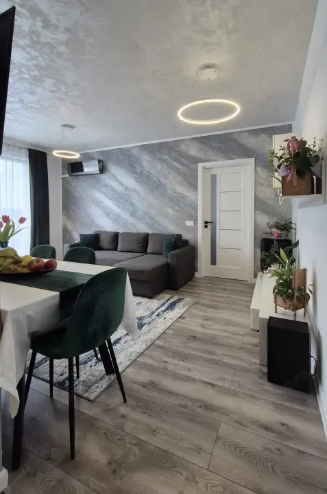 Apartament 3 camere la cheie, terasa si parcare, zona Vivo — fotografia 1