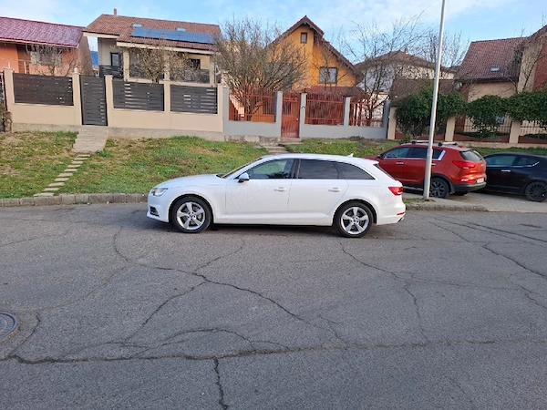 AUDI A4 2019 — imagine 9