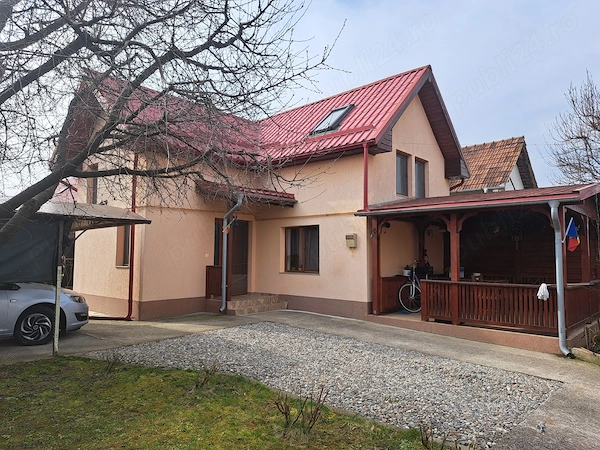 Casă de vânzare !!!