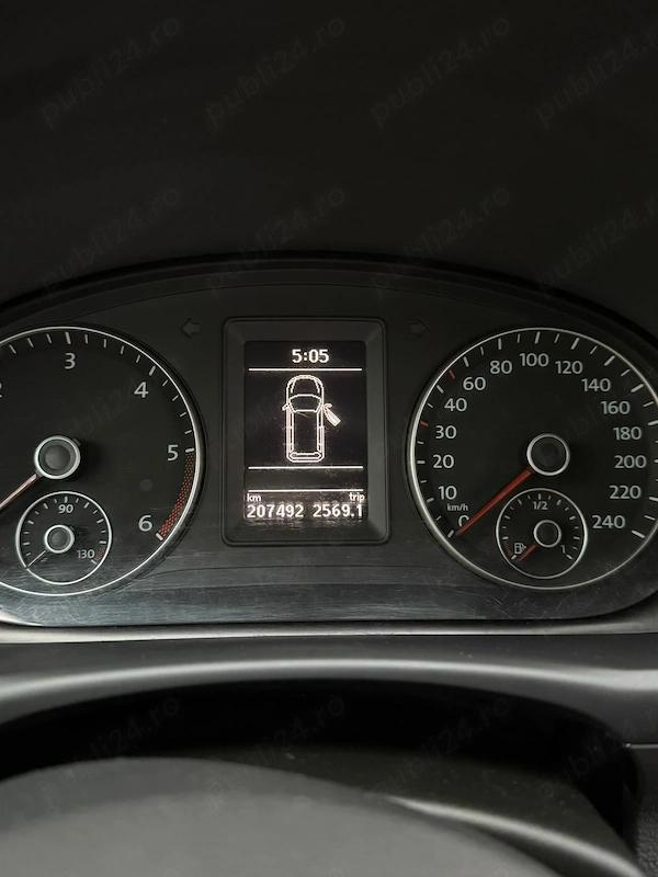 VOLKSWAGEN Touran 2010 — imagine 5