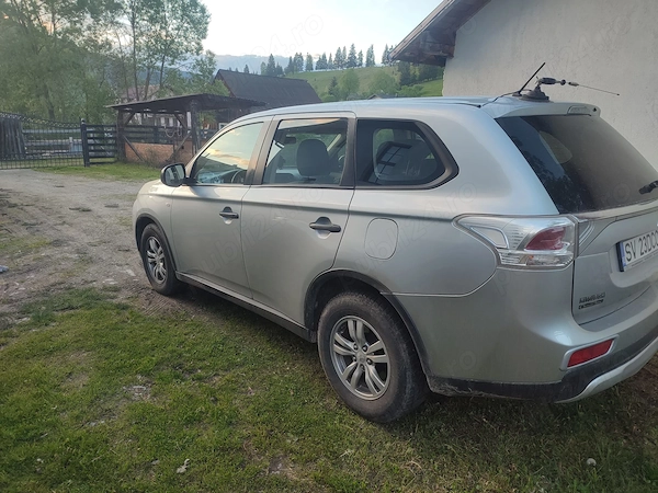 MITSUBISHI Outlander 2015 — imagine 4