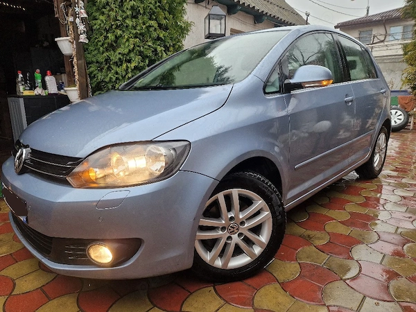 VOLKSWAGEN Golf 2012