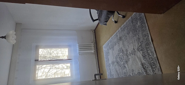 Inchiriez apartament cu 3 camere , decomandat , zona Canta bariera Comat. Etaj 1 4. 1 baie, 1 ba