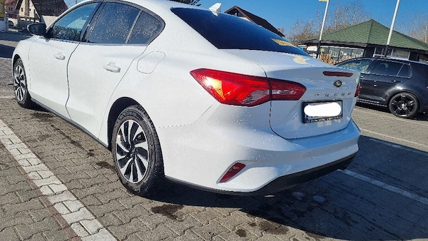 FORD Focus 2022 — imagine 4