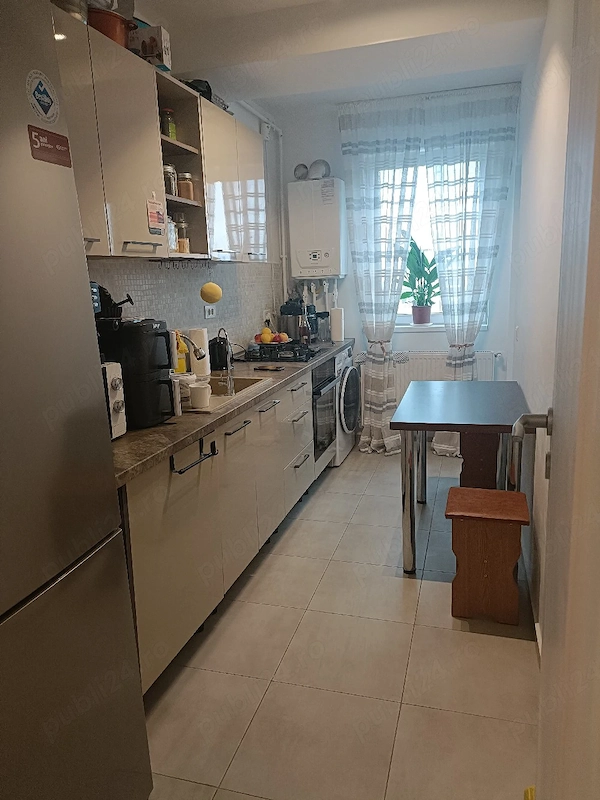 direct proprietar vand inchiriez apartament 2 camere plus loc parcare — fotografia 3