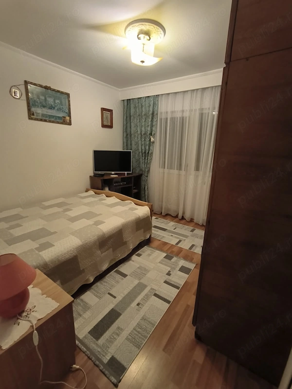 Apartament 3 camere decomandat cu doua balcoane- Campulung, Grui — fotografia 3