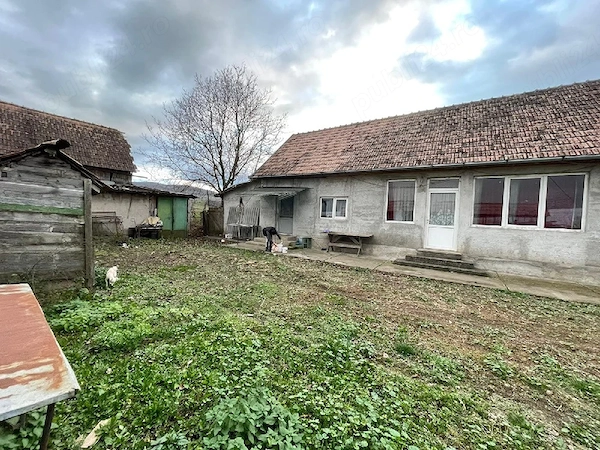 Casă de vânzare