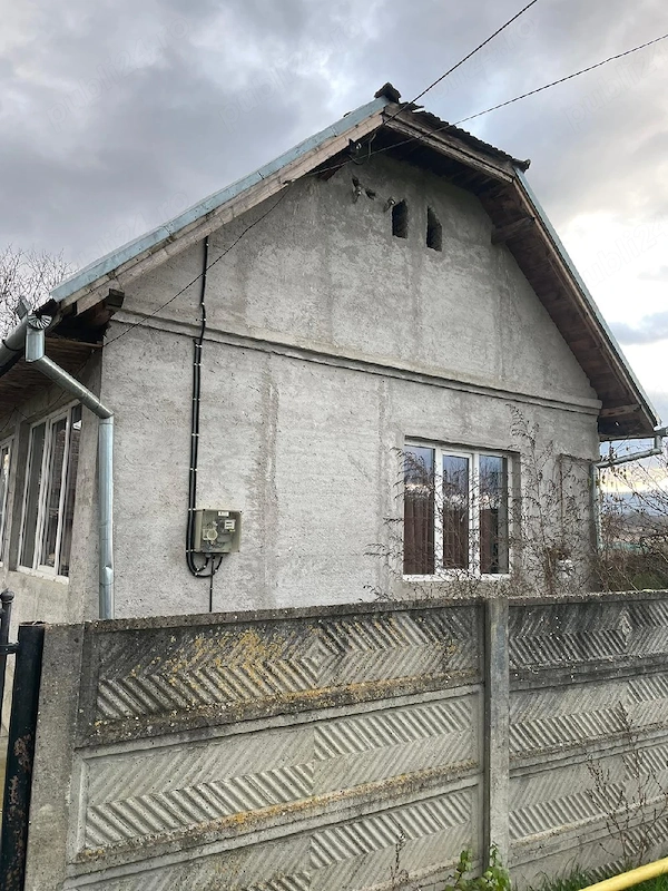 Casă de vânzare