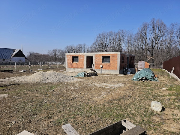 Casa tip parter Poiana Lacului teren 1456mp