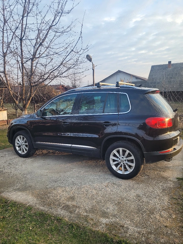 VOLKSWAGEN Tiguan 2012