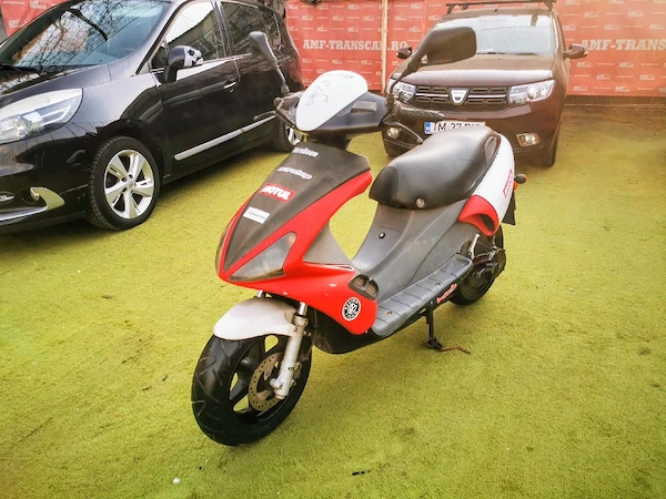 Scuter Benelli 49 cmc-Benzina-Înmatriculat cu carte rar-Itp nou
