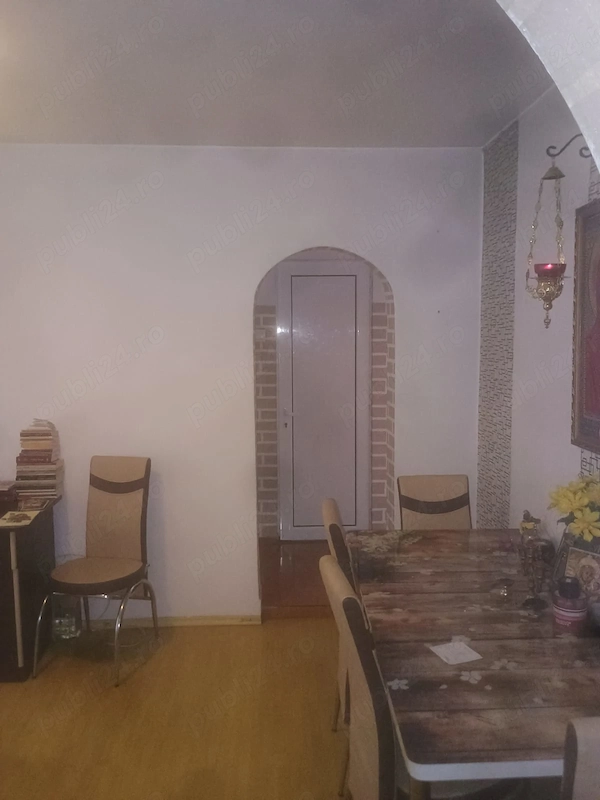 Apartament 3 camere , la vanzare — fotografia 3
