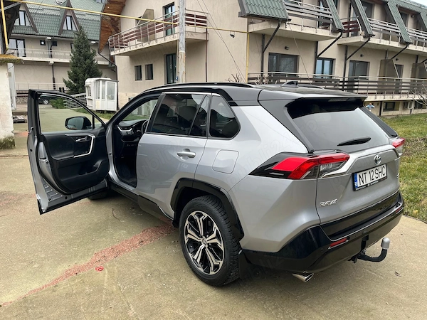 TOYOTA RAV4 2022 — imagine 3