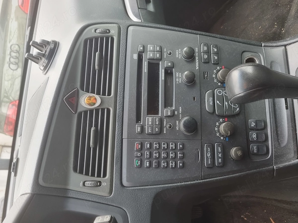 VOLVO V70 2003