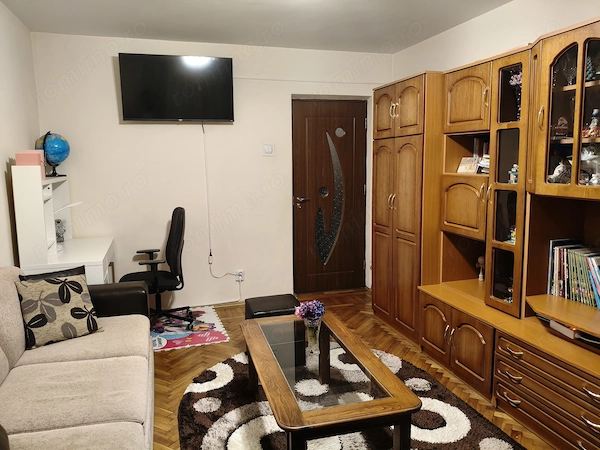 Închiriez apartament 2 camere zonă centrală
