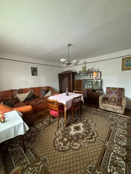 APARTAMENT CU 4 CAMERE, LANGA MUZEU — fotografia 1