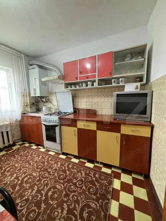 APARTAMENT CU 4 CAMERE, LANGA MUZEU — fotografia 3