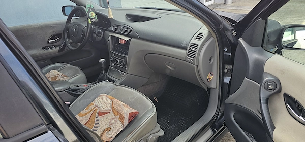 RENAULT Laguna 2004 — imagine 4