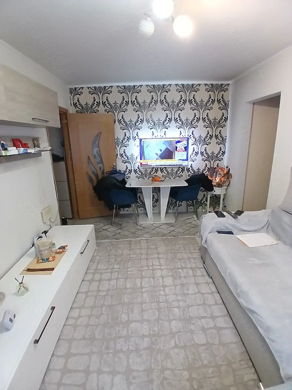 Tunsu petre 1 4,apartanent 2 camere cu centrala termica — fotografia 1