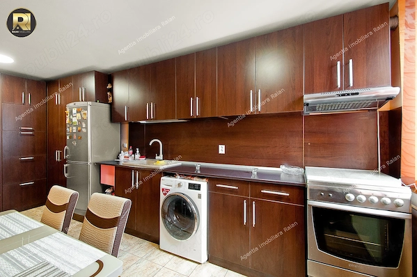 Vanzare apartament 3 camere in Galati, Micro 19, sup.65 mp, mobilat si utilat — fotografia 3