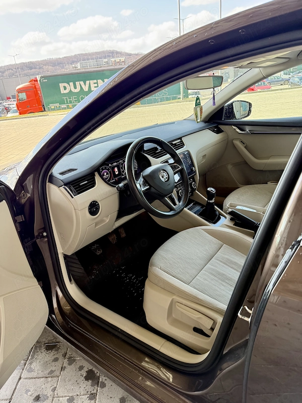 Skoda Octavia 1.5 TSI 150 CP Virtual Cockpit Matrix LED Keyless Proprietar