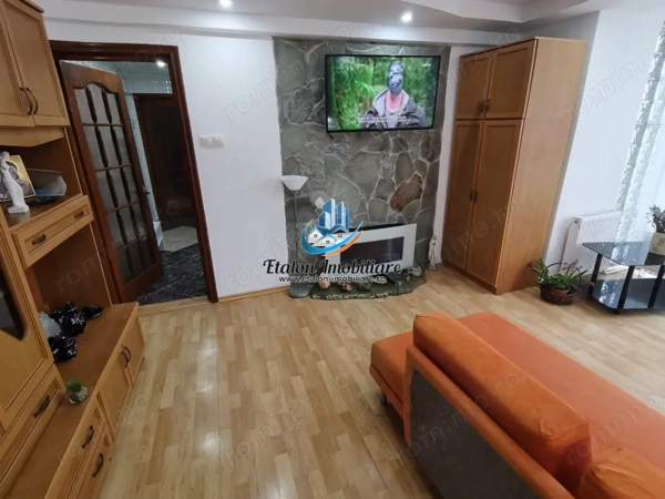 Apartament 2 camere, etaj 1, ultracentral, zona Muzeu Piatra Neamt — fotografia 3