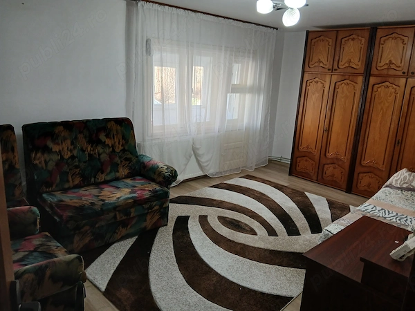 Apartament 3 camere Zona Sens — fotografia 1