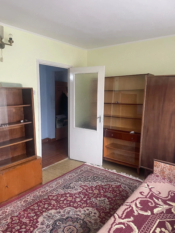 Vând apartament 3 camere, Petru Rareș 5 — fotografia 3