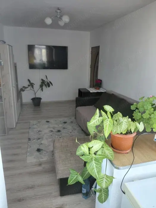 Apartament semidecomandat, 39 mp, zona Craiovita Noua — fotografia 1