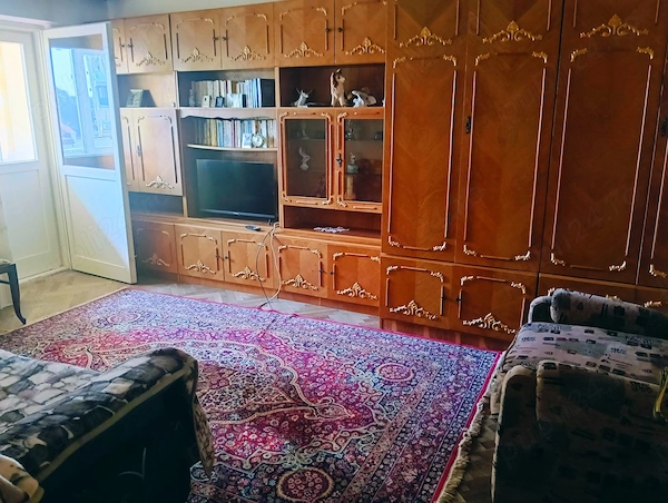 Vand apartament cu 3 camere in Faleza nord (plaja Reyna) — fotografia 3