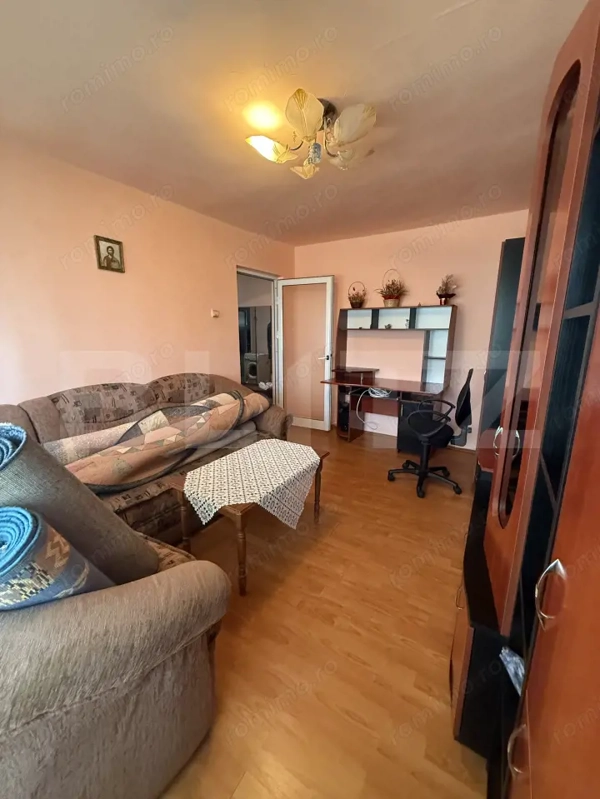 Apartament 2 camere decomandat, parter, Găești – zonă bună — fotografia 2