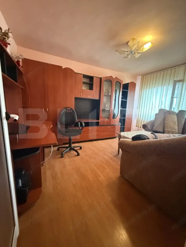 Apartament 2 camere decomandat, parter, Găești – zonă bună — fotografia 3