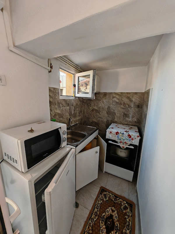 Proprietar Garsonieră 28mp, renovată, zonă Coiciu (central), liniștită 350 lună (tot inclus) — fotografia 1