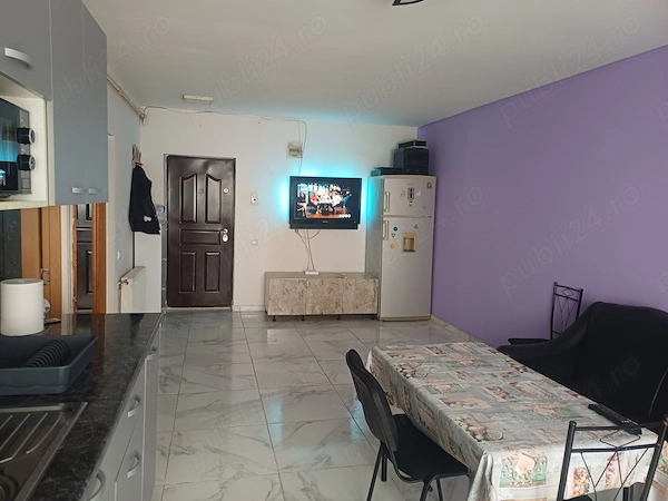 Inchiriez apartament in floresti