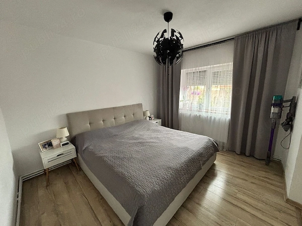 Apartament spațios cu 5 camere - Vlaicu, strada Poetului — fotografia 2