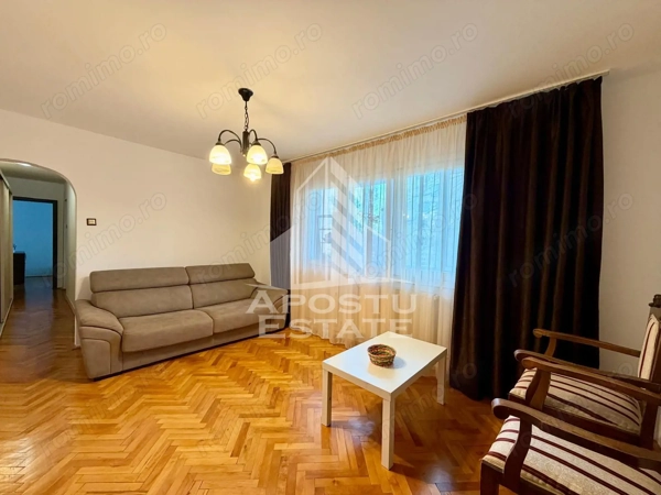 Apartament 3 camere de vanzare, zona Circumvalatiunii, Timisoara — fotografia 2