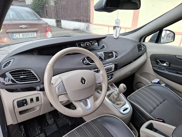 RENAULT Grand Scenic 2012 — imagine 4
