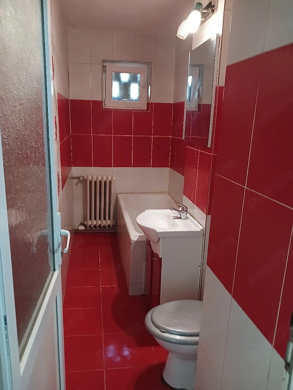 Închiriez apartament in Craiovita zona Racheta