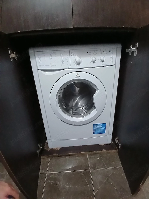 Închiriez apartament in Craiovita zona Racheta