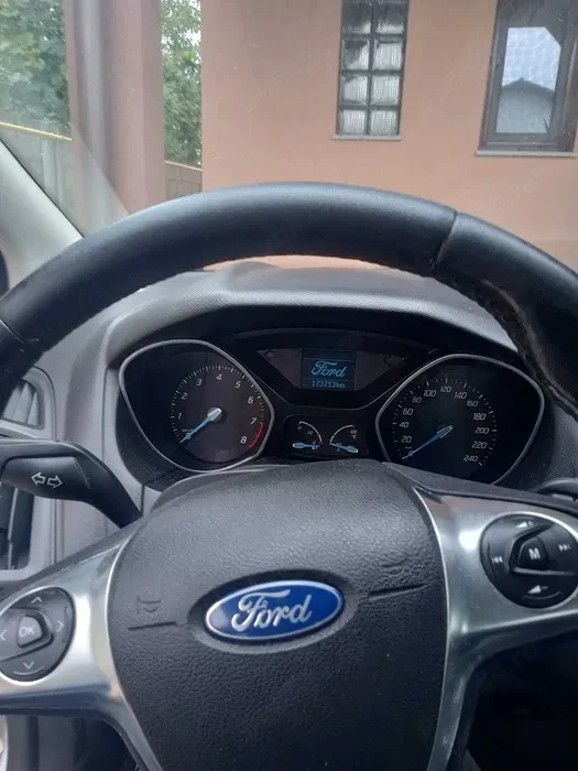 FORD Focus 2012 — imagine 7