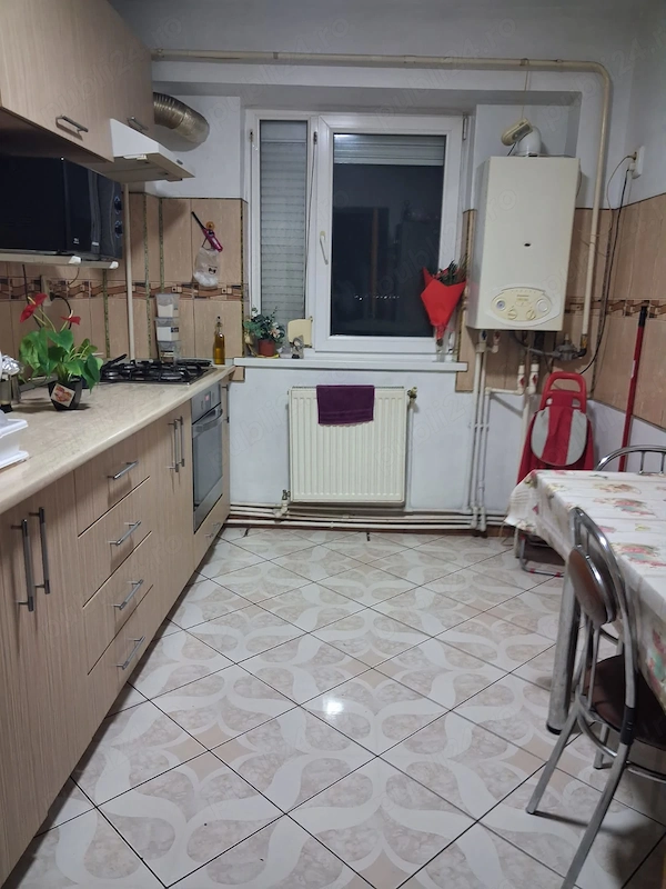 Proprietar vând apartament 3 camere viziru3 mobilat