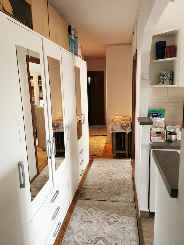 Vand apartament 4 camere in Sanmartin — fotografia 3