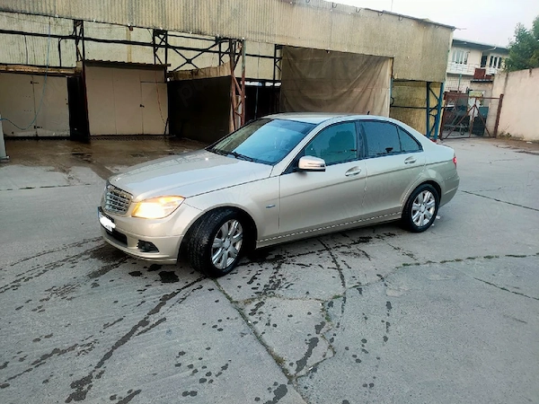 MERCEDES-BENZ E-Class 2011 — imagine 4