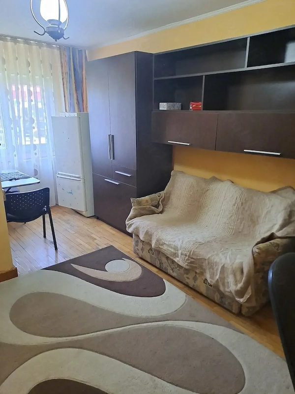 Închiriez garsoniera in Oradea Str. Lapusului 13, parter — fotografia 2