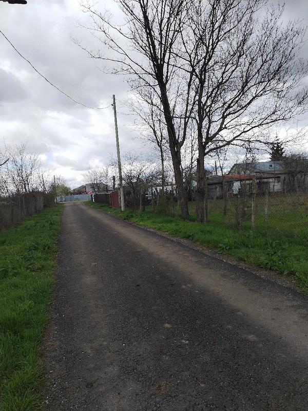 Vând teren intravilan de 1000 comuna Baleni