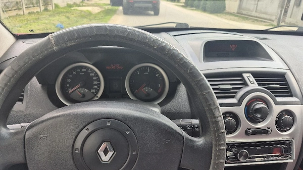 RENAULT Megane